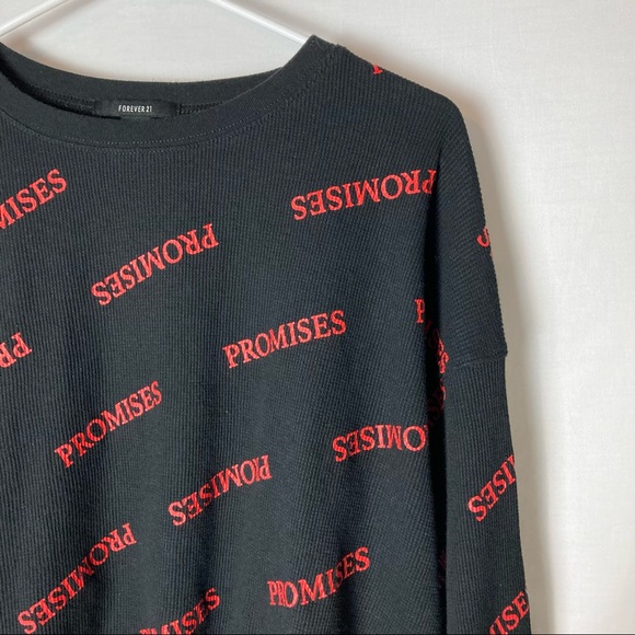 Forever 21 Cropped Graphic Top E2 - Picture 2 of 4